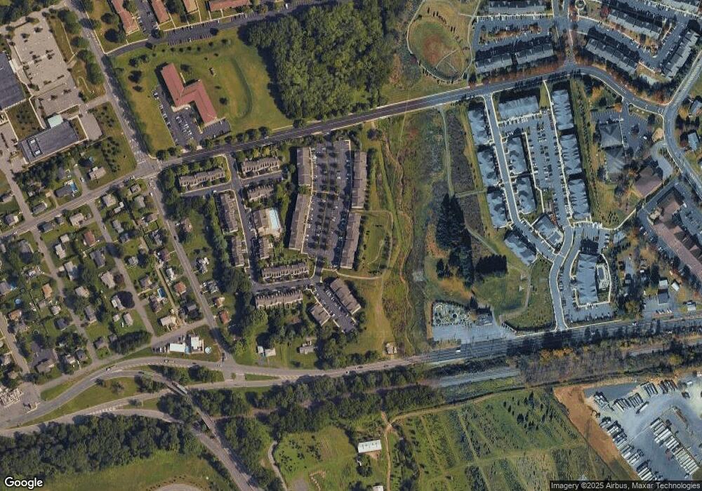 102 Limerick Ln unit 201, Phillipsburg, NJ 08865 - photo 1