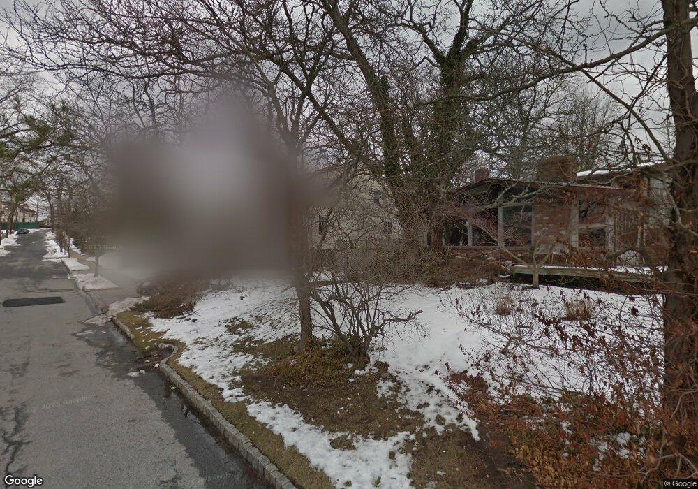 349 Knollwood Ave, Little Neck, NY 11363 - photo 1