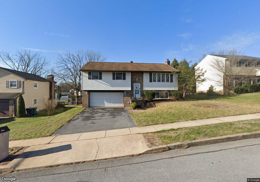 908 Clover Dr, Reading, PA 19610 - photo 1