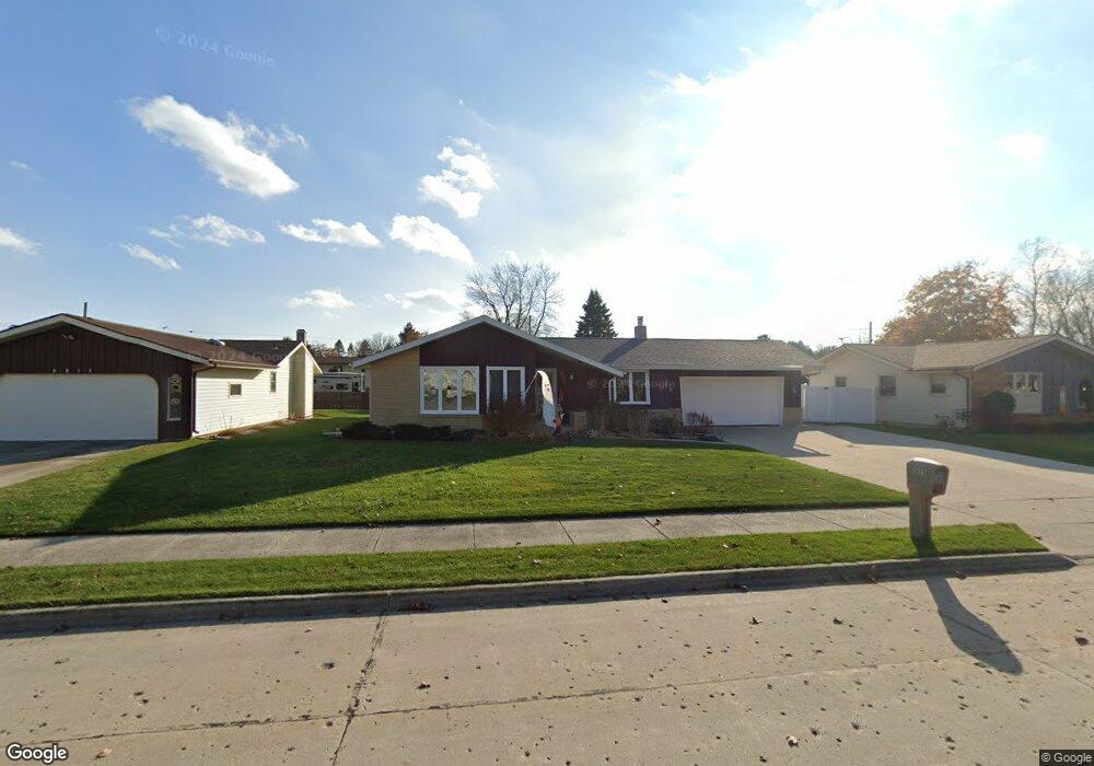 2823 39th St, Two Rivers, WI 54241 - photo 1