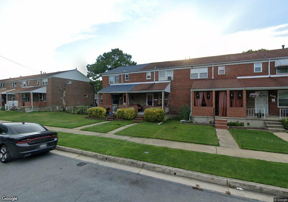 1024 Foxcroft Ln, Essex, MD 21221 - photo 1