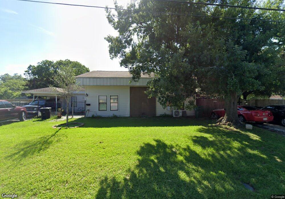 5721 Lancaster St, Houston, TX 77087 - photo 1