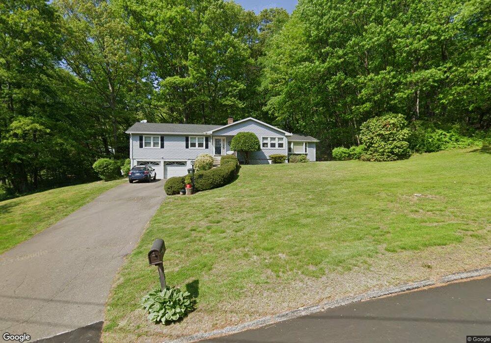 115 Oldfield Rd, Trumbull, CT 06611 - photo 1