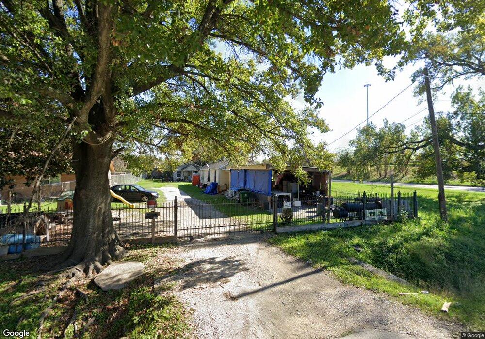 5510 Pickfair St, Houston, TX 77026 - photo 1