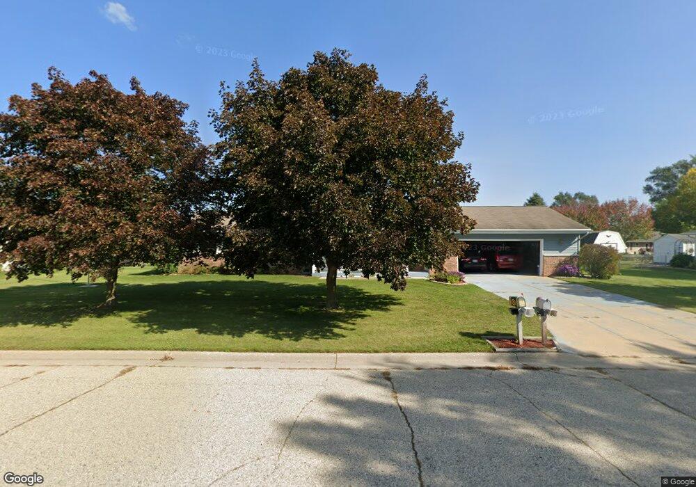 3229 Glenbarr Dr, Janesville, WI 53548 - photo 1