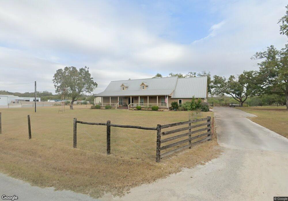 810 Ewelling Ln, New Braunfels, TX 78130 - photo 1