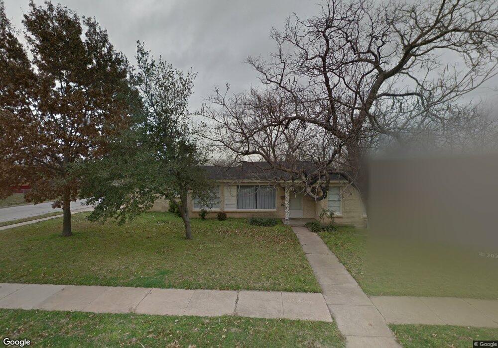 888 Russell Ln, Bedford, TX 76022 - photo 1