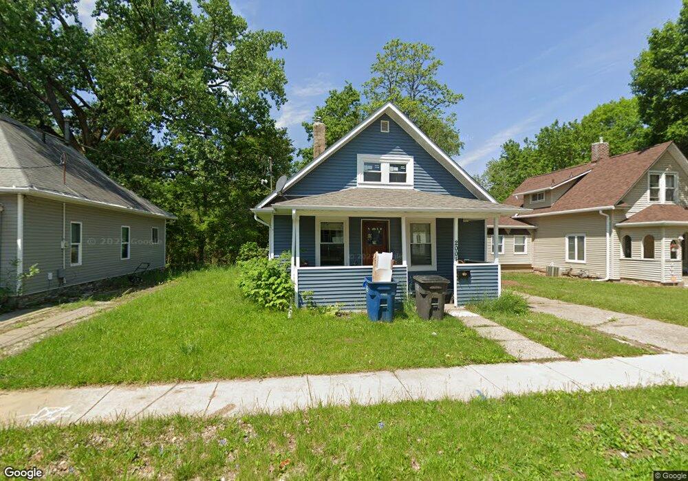 2004 10th St, Des Moines, IA 50314 - photo 1