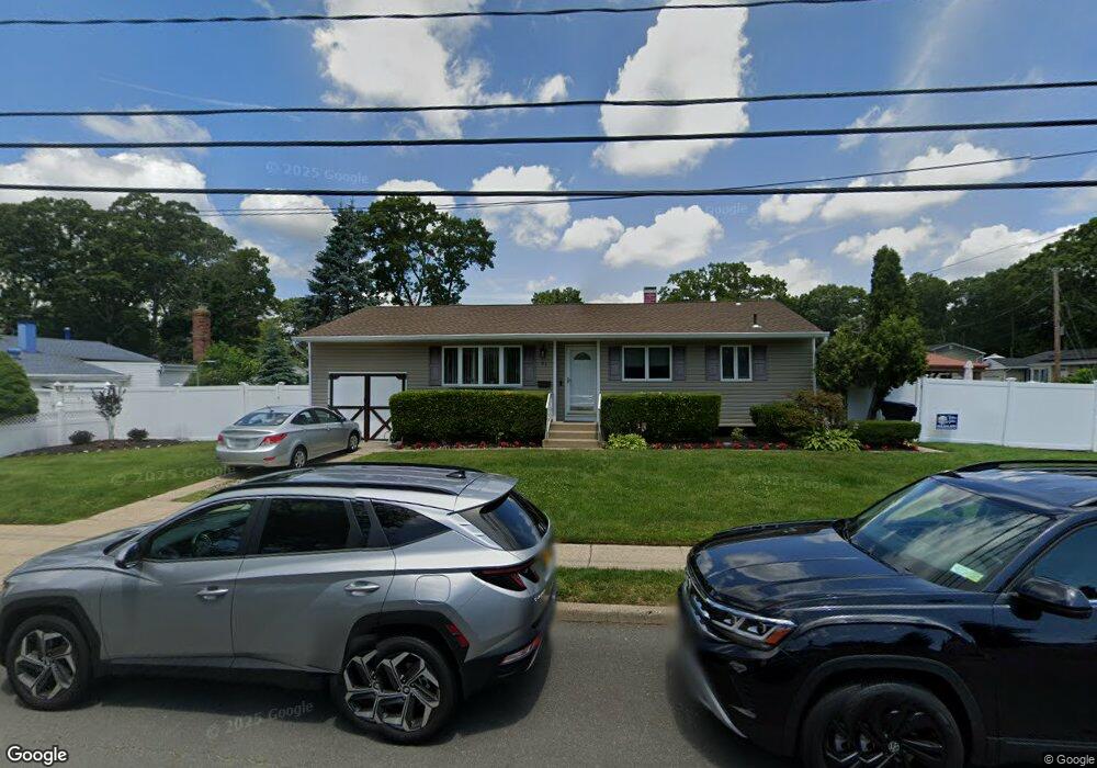 31 44th St, Islip, NY 11751 - photo 1