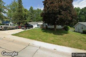 304 S 7th St, Guthrie Center, IA 50115