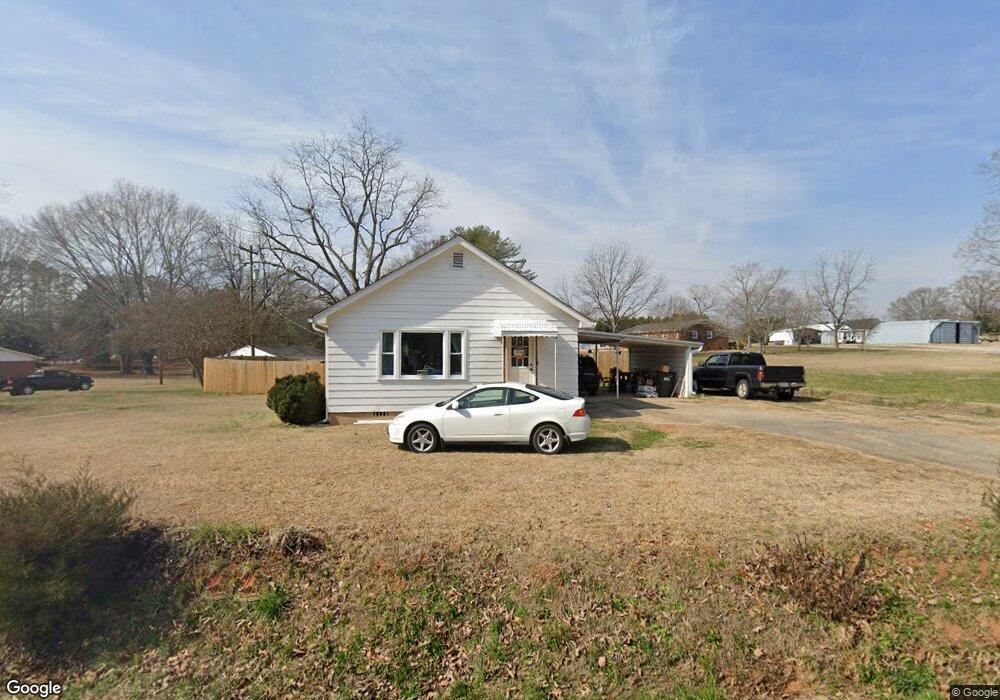 166 Berry Rd, Boiling Springs, SC 29316 - photo 1