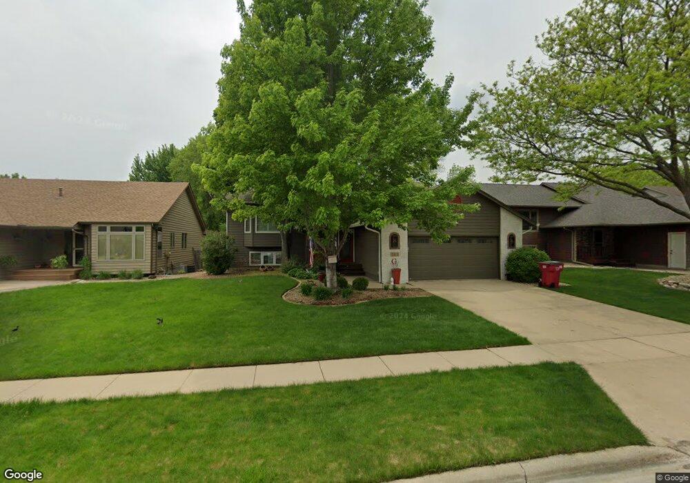 5113 E Blueridge Dr, Sioux Falls, SD 57110 - photo 1