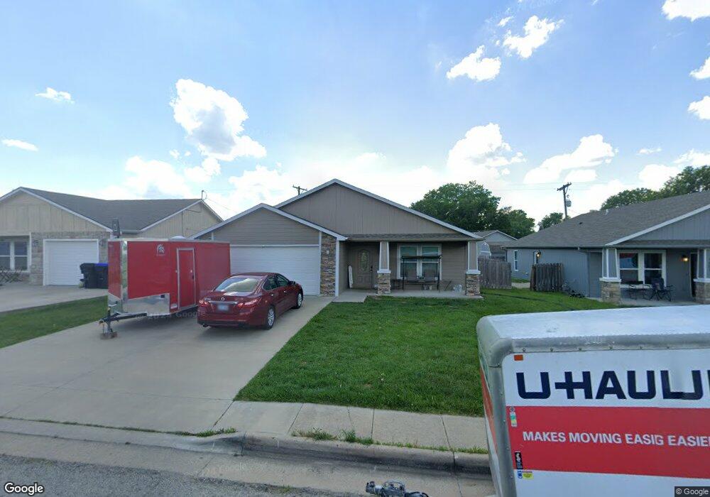 7013 SW Greenview Dr, Topeka, KS 66619 - photo 1