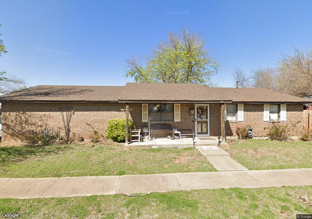 1401 NE 5th St, Moore, OK 73160 - photo 1