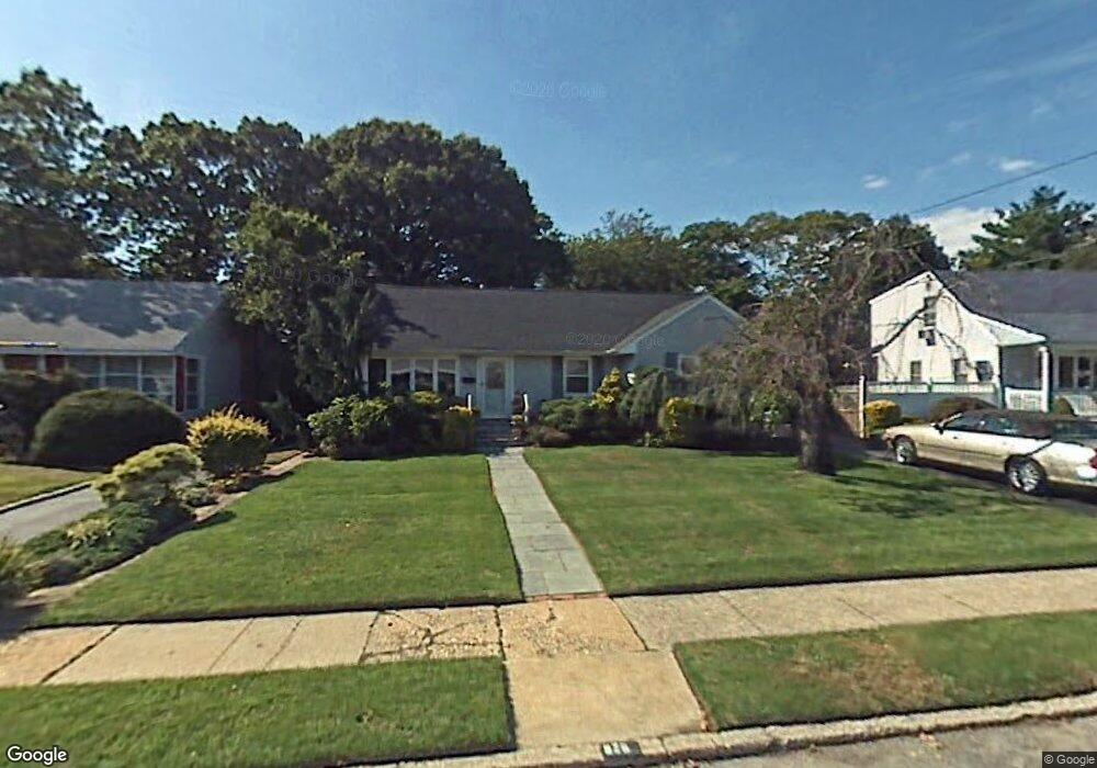826 Brent Dr, Wantagh, NY 11793 - photo 1
