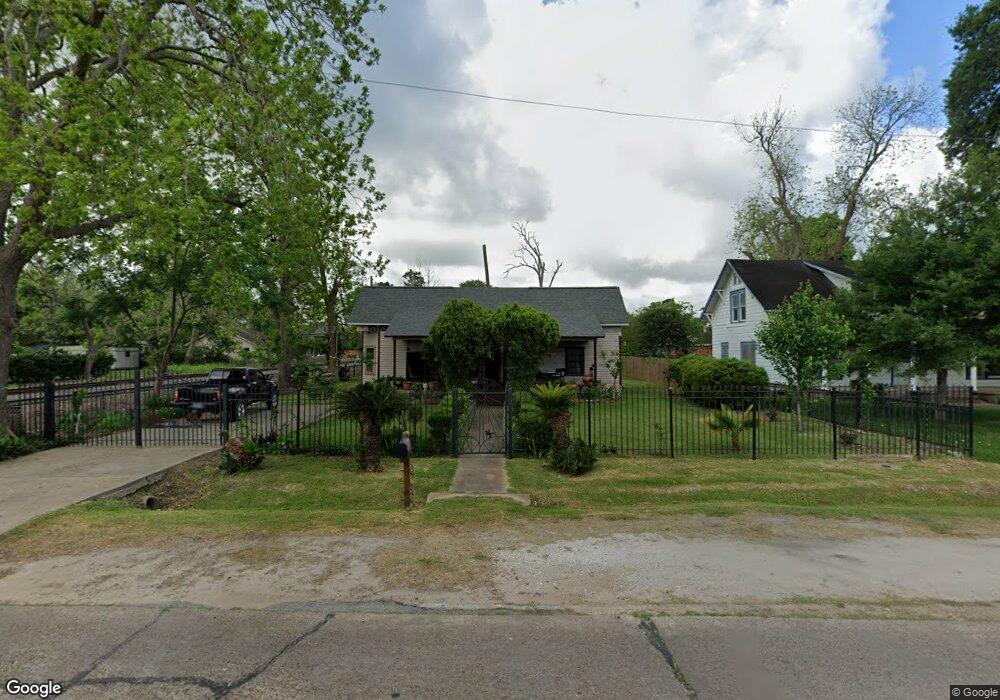 2016 4th St, Bay City, TX 77414 - photo 1
