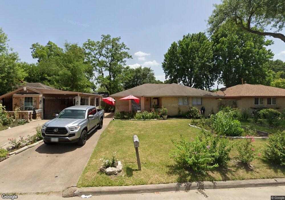 867 Grenshaw St, Houston, TX 77088 - photo 1