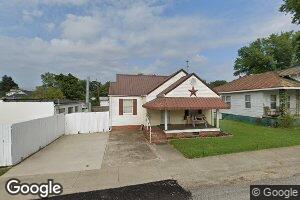 411 May St, Hamlin, WV 25523