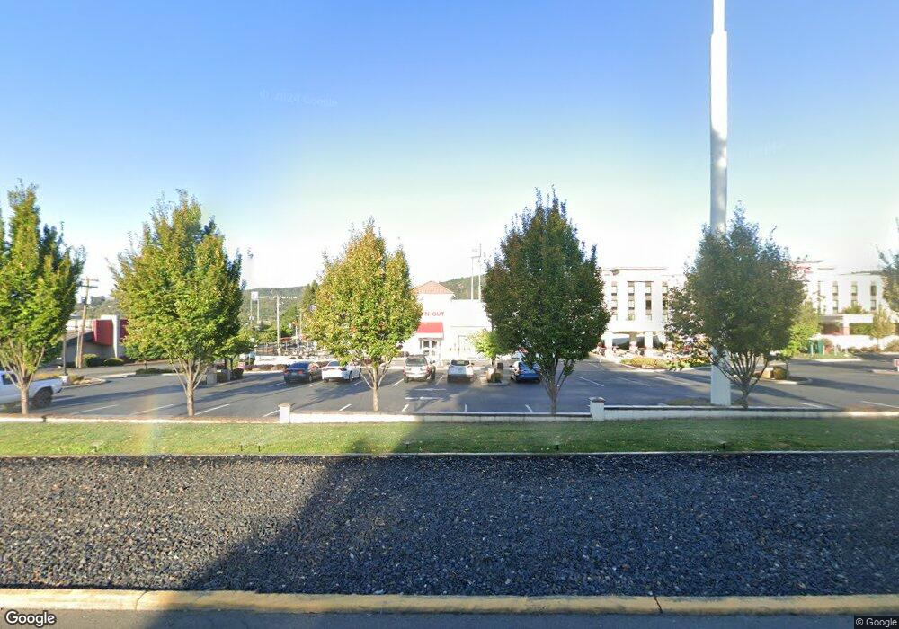 124 NE Morgan Ln, Grants Pass, OR 97526 - photo 1