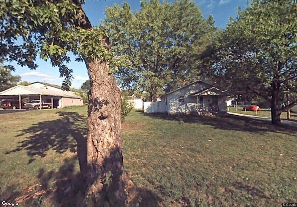 411 N Mapleton St, Columbus, IN 47201 - photo 1