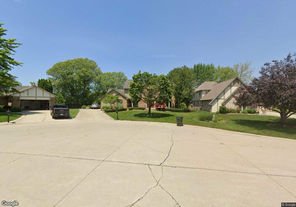 3502 Rocky Crest Ct, Rochester Hills, MI 48306 - photo 1