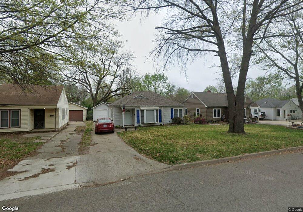 828 SW Orleans St, Topeka, KS 66606 - photo 1