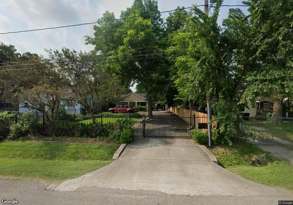 710 1/2 E Rogers St, Houston, TX 77022 - photo 1