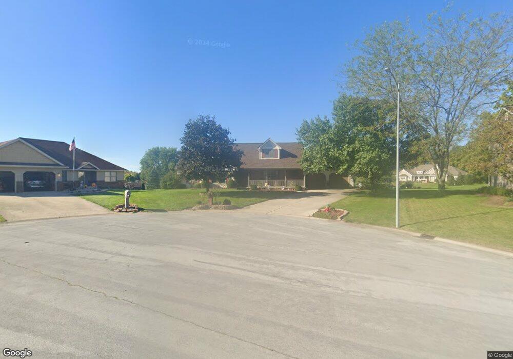 1208 Indian Hill Dr, Wapakoneta, OH 45895 - photo 1