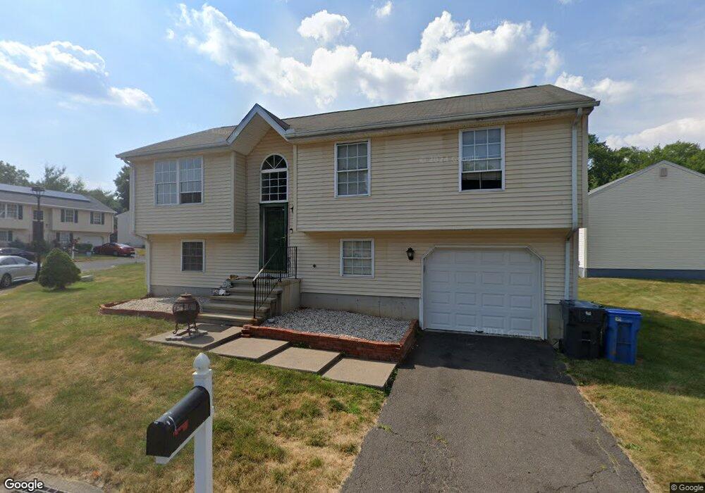 19 Bennett Cir, Hartford, CT 06120 - photo 1