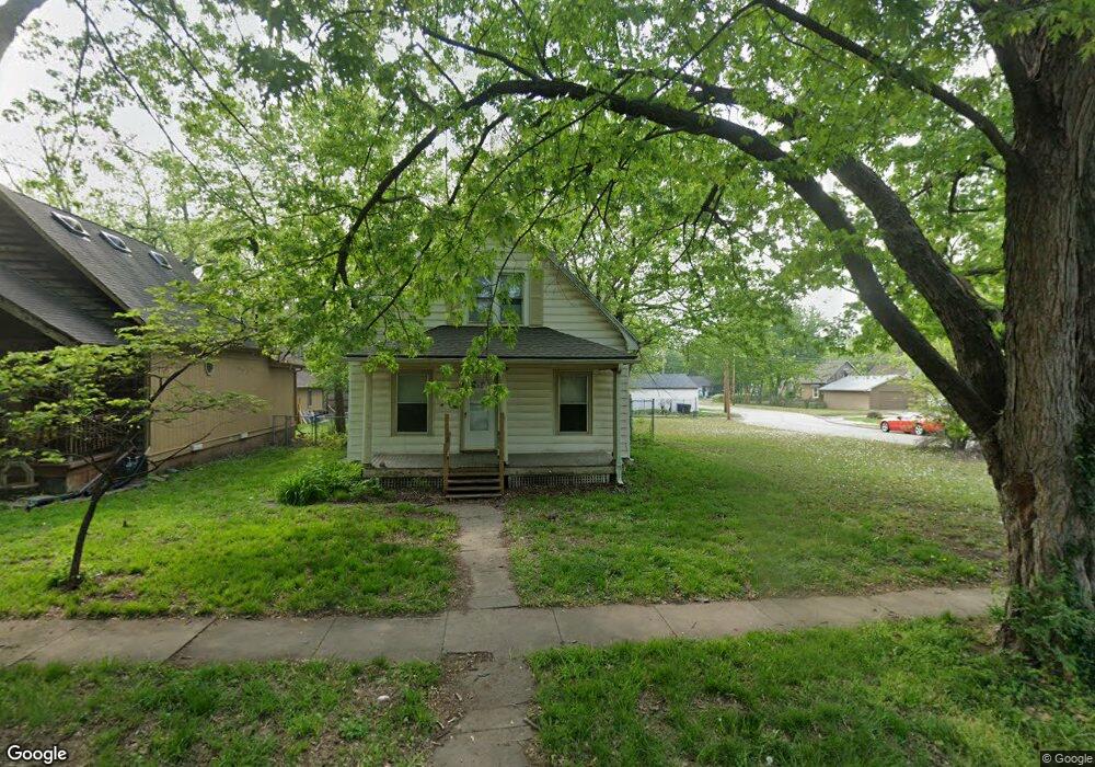 301 SW Roosevelt St, Topeka, KS 66606 - photo 1