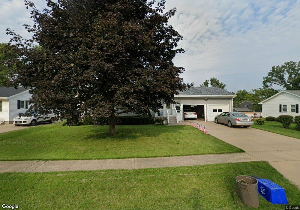 860 S 15th St, Marion, IA 52302 - photo 1