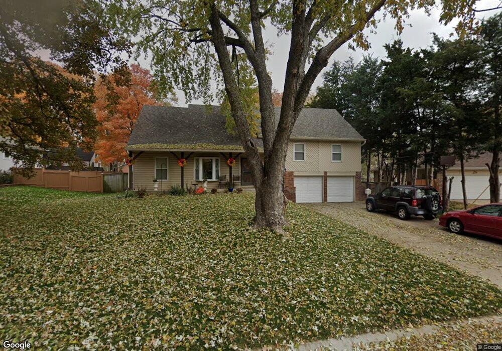 5529 Earnshaw St, Shawnee, KS 66216 - photo 1