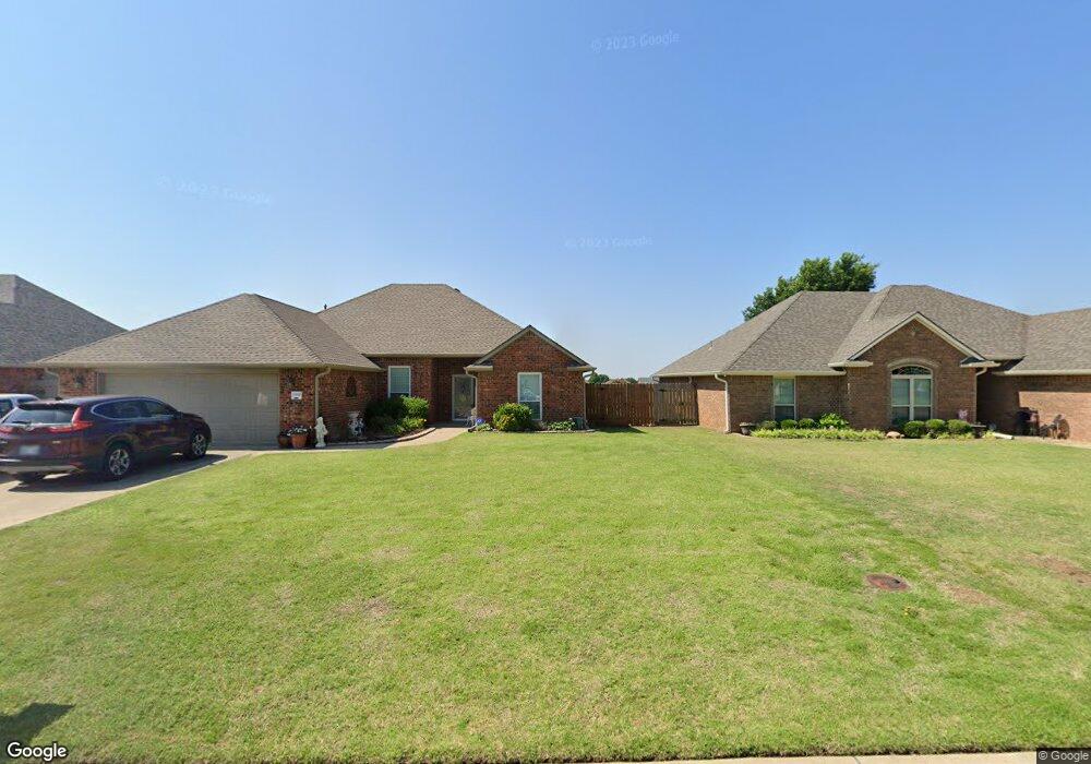 2402 Meadowview Dr, Duncan, OK 73533 - photo 1