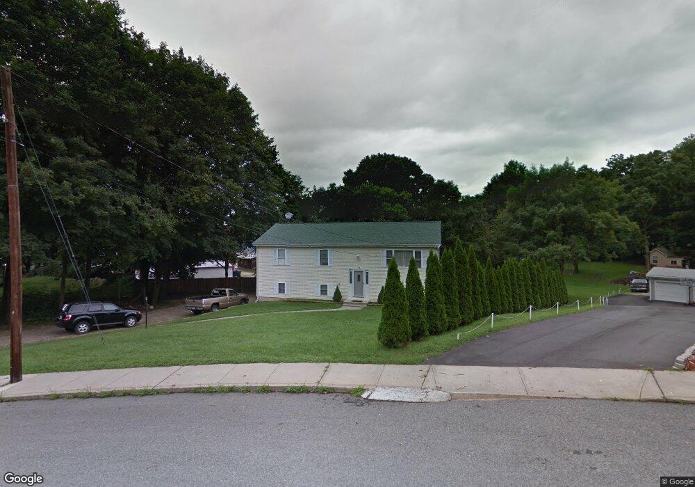 15 Gifford Ave, Willimantic, CT 06226 - photo 1