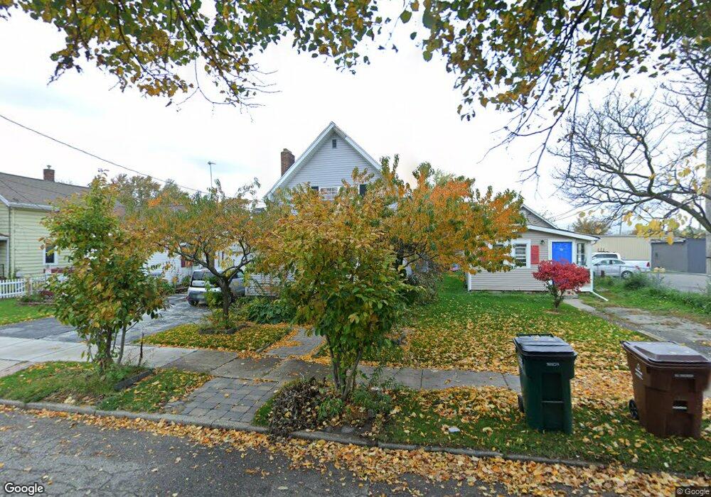 409 Paris Ave, Lansing, MI 48910 - photo 1