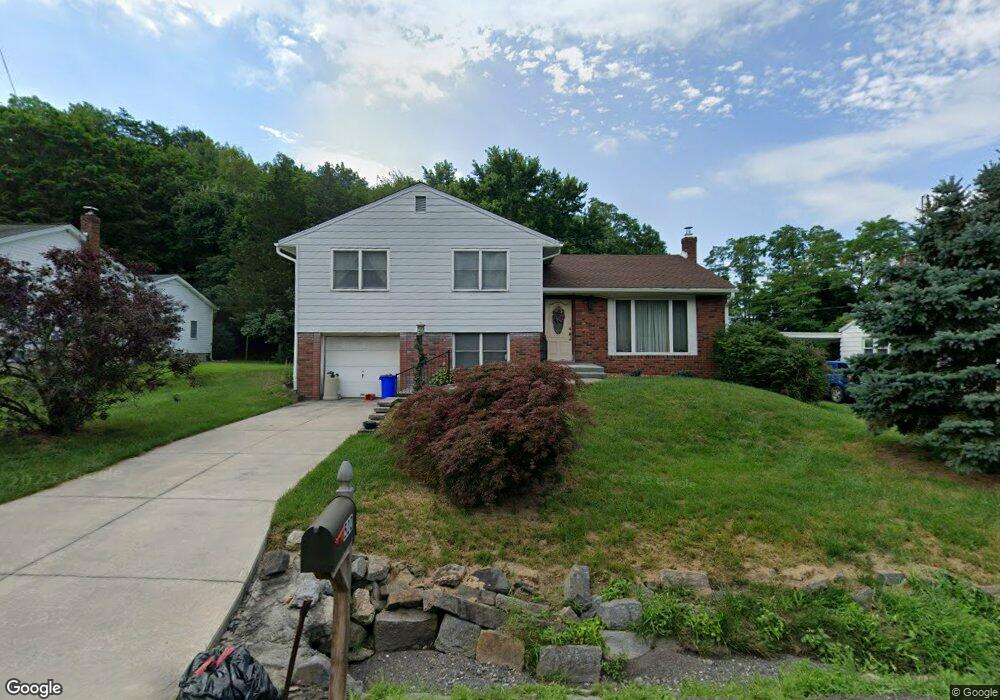 522 E Lawton St, Saint Clair, PA 17970 - photo 1