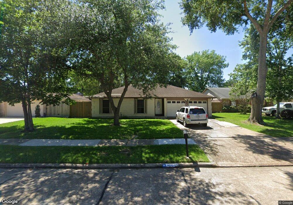 5242 Apple Blossom Ln, Friendswood, TX 77546 - photo 1