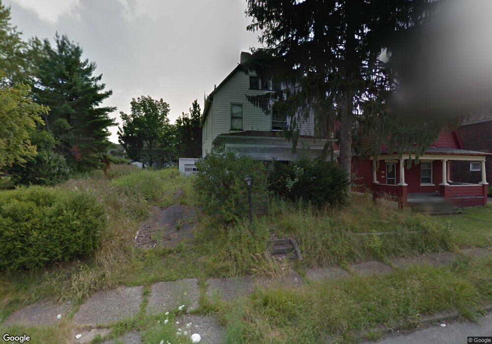 695 Spruce Ave, Sharon, PA 16146 - photo 1