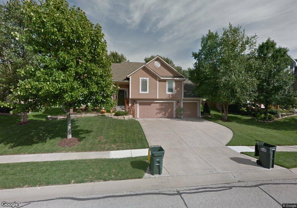 6135 Acuff St, Shawnee, KS 66216 - photo 1