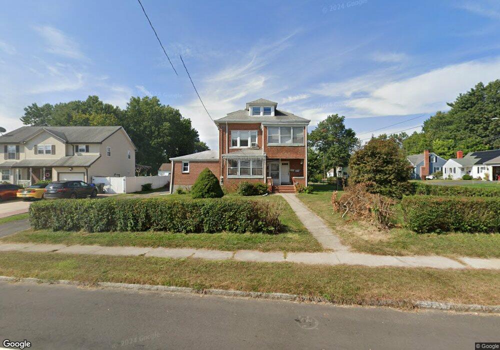 703 Quaker Ln S, West Hartford, CT 06110 - photo 1