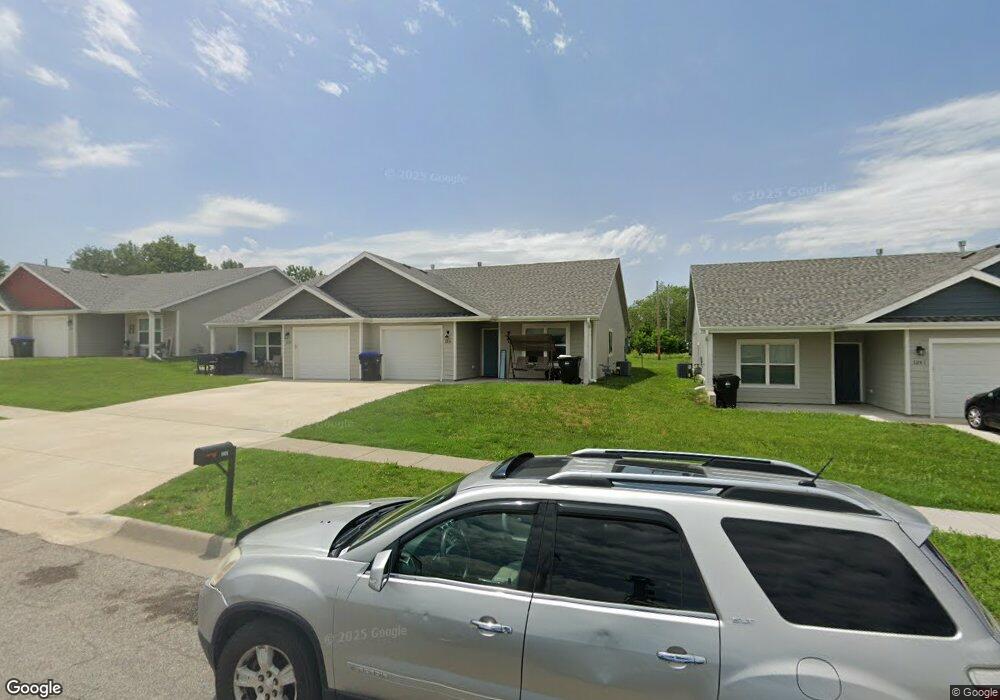 3247 SW Clare Ave, Topeka, KS 66611 - photo 1