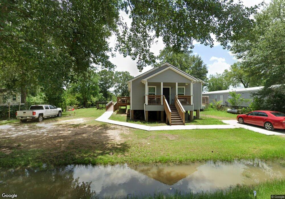 28402 Foxwood Dr, Pinehurst, TX 77362 - photo 1