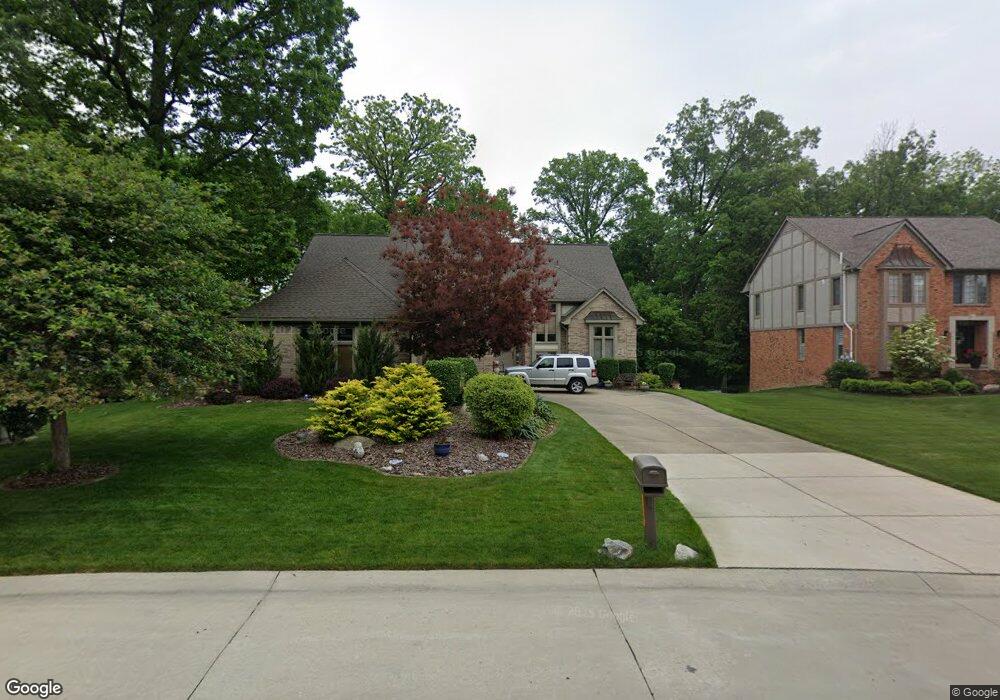 3230 Parkwood Dr, Rochester Hills, MI 48306 - photo 1