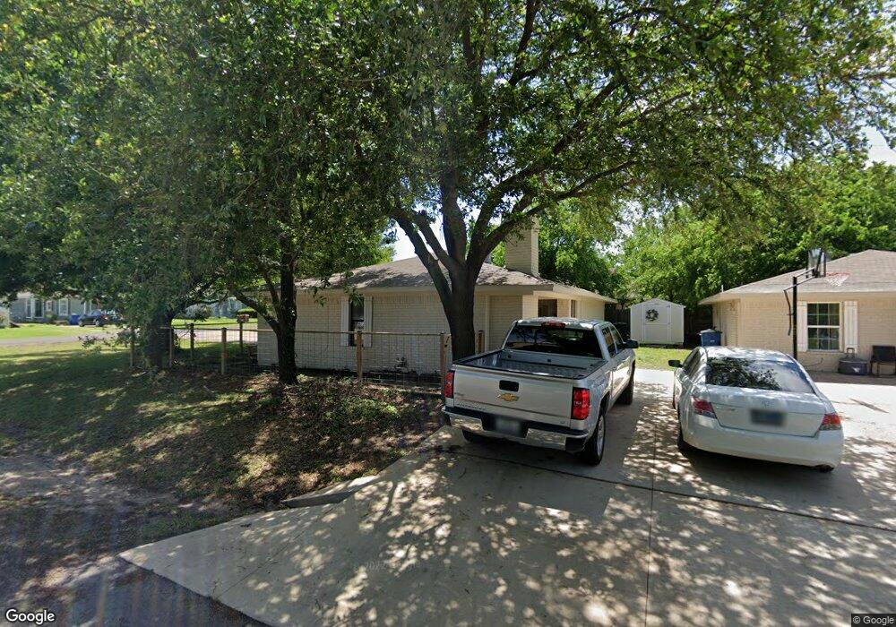 906 E Crockett St, Ennis, TX 75119 - photo 1