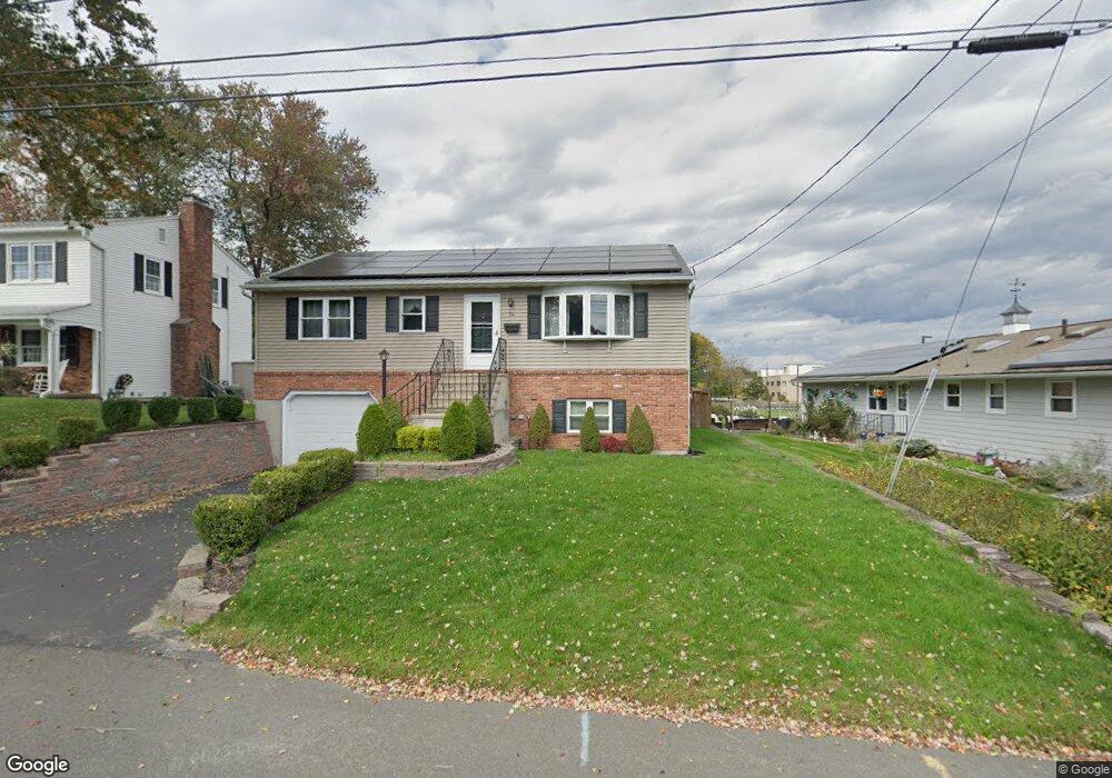 14 Partridge Dr, Waterbury, CT 06708 - photo 1