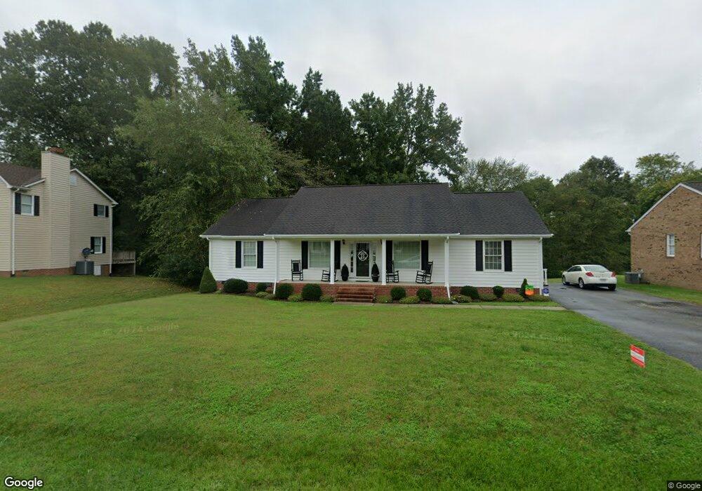 1331 Hoskins Dr, Tappahannock, VA 22560 - photo 1