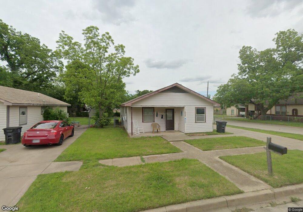 816 N Robinson St, Cleburne, TX 76031 - photo 1