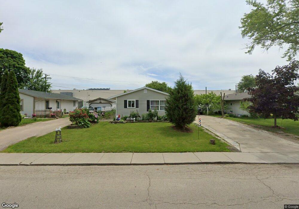 918 Berkley St, Carpentersville, IL 60110 - photo 1