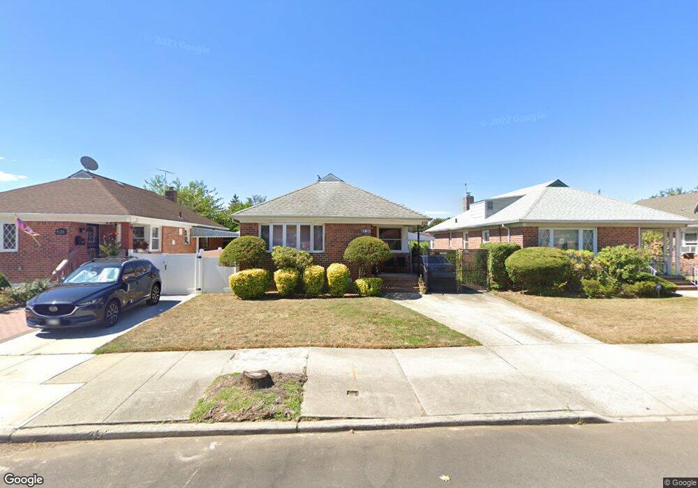 8120 255th St, Glen Oaks, NY 11004 - photo 1