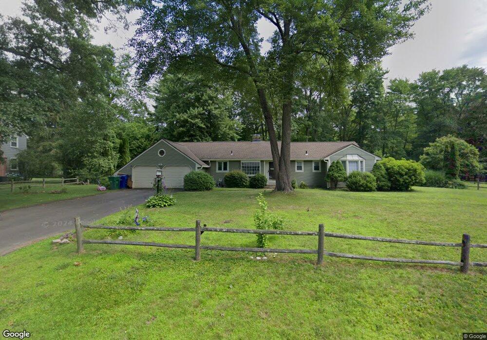 26 Guernsey Rd, Bloomfield, CT 06002 - photo 1